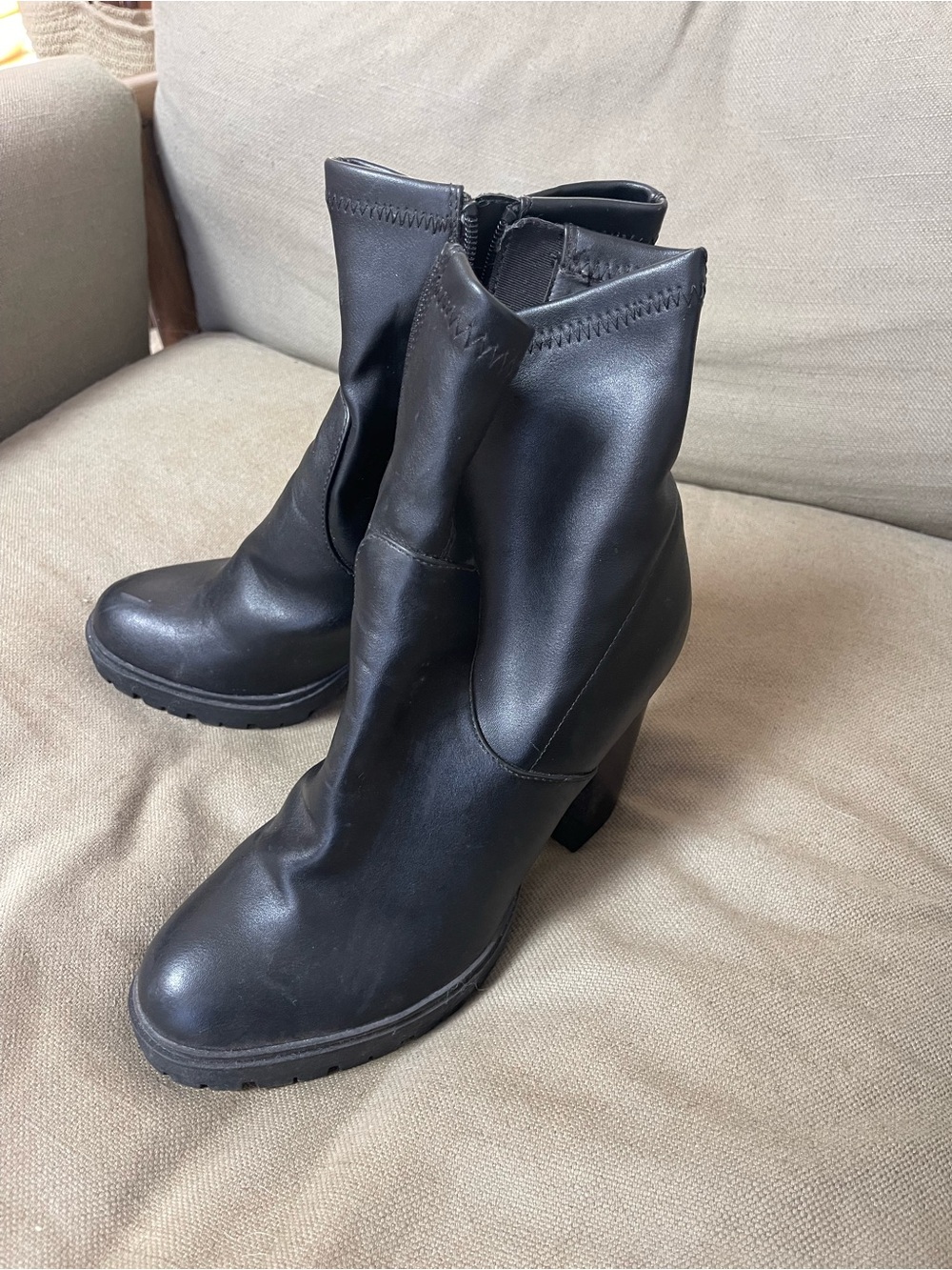 Black Women's Heeled Ankle Boots - Sleek Leather Look